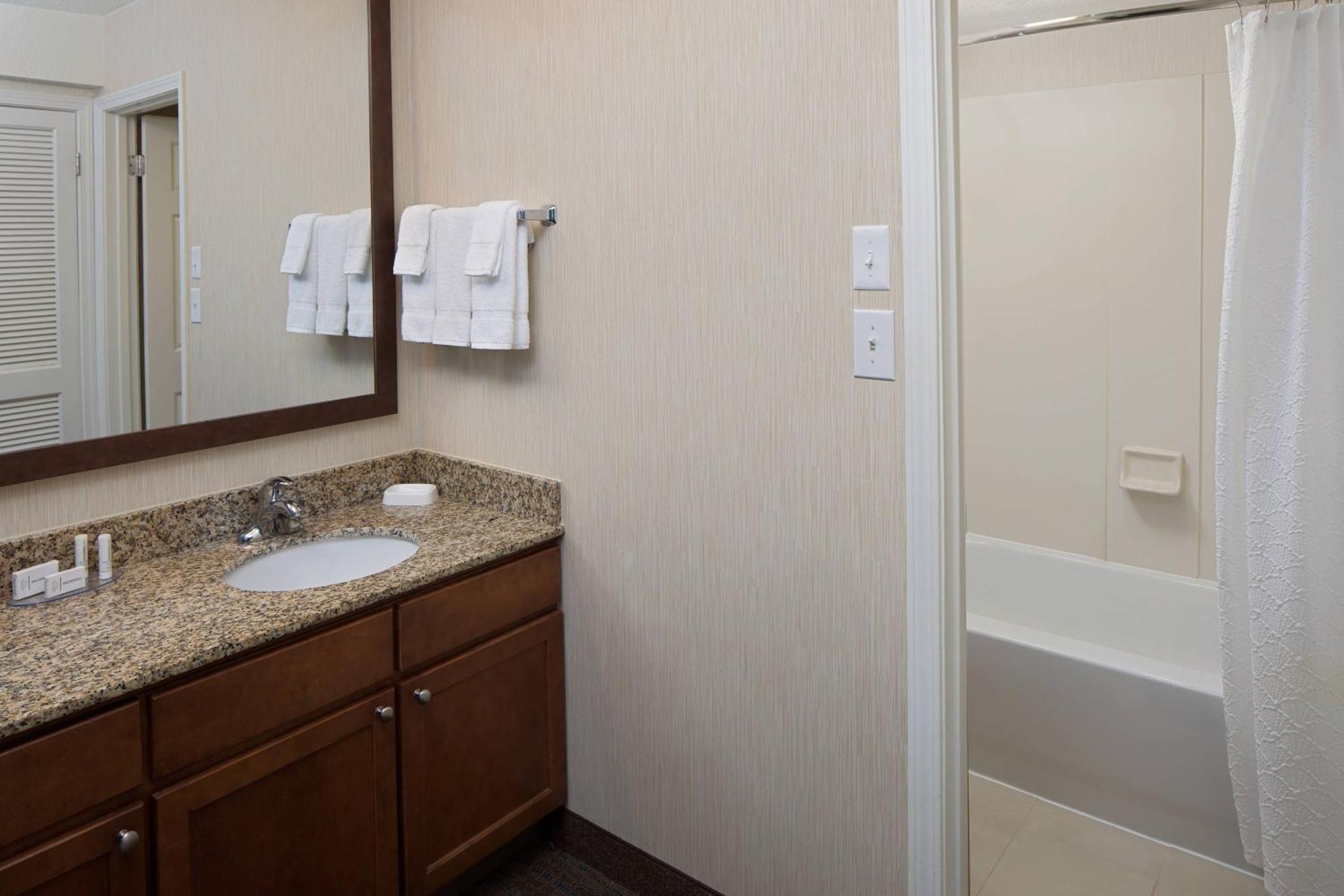 Residence Inn Louisville East מראה חיצוני תמונה